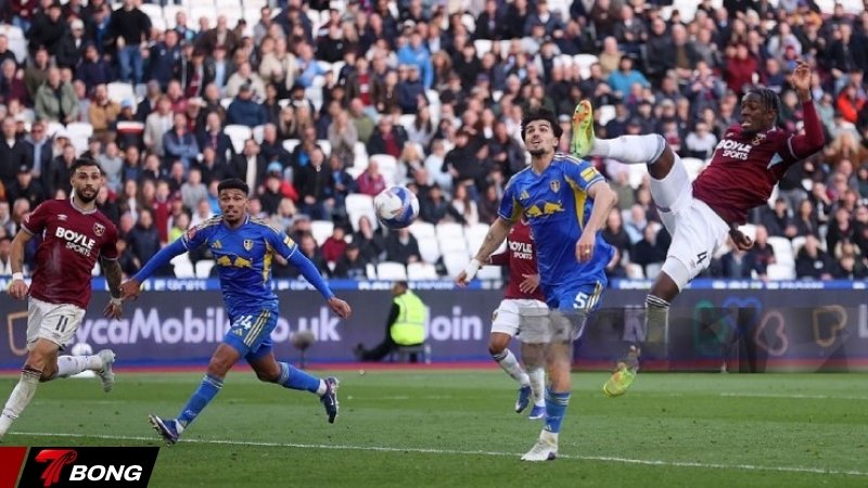 West Ham gỡ hòa ngoạn mục trong 11 phút bù giờ